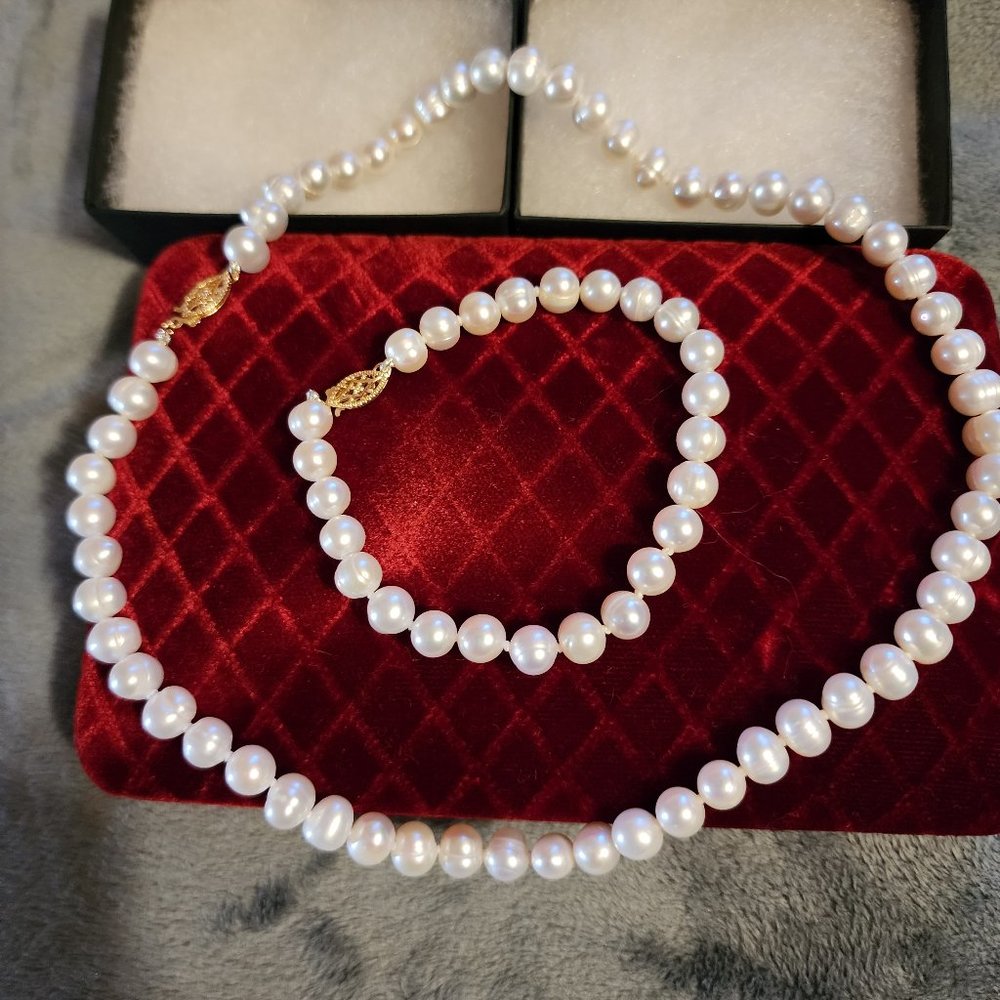 14kt solid gold clasp circle pearls set